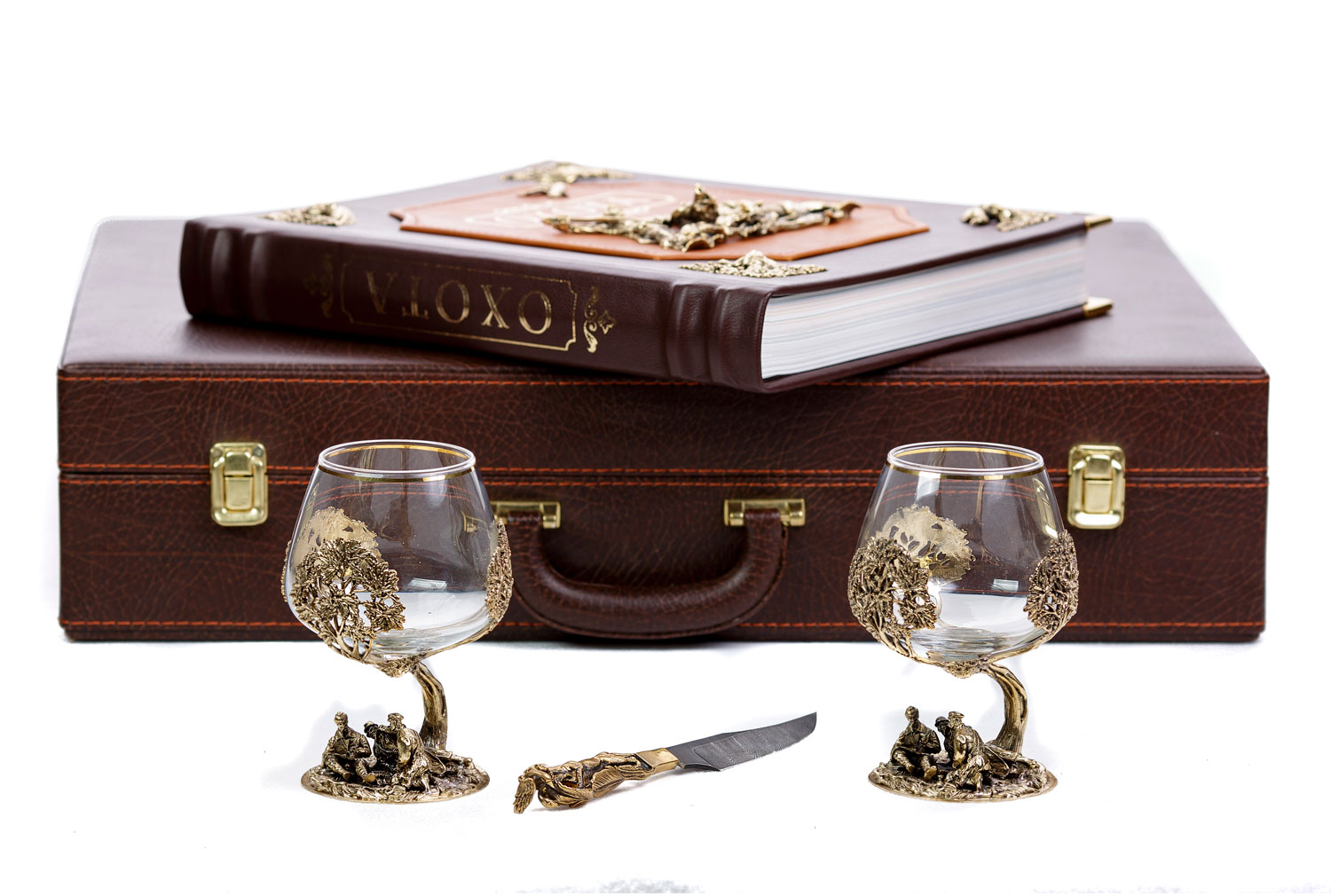 Книга "Охота Элит" в наборе с бокалами для коньяка "Охотники на привале" + нож